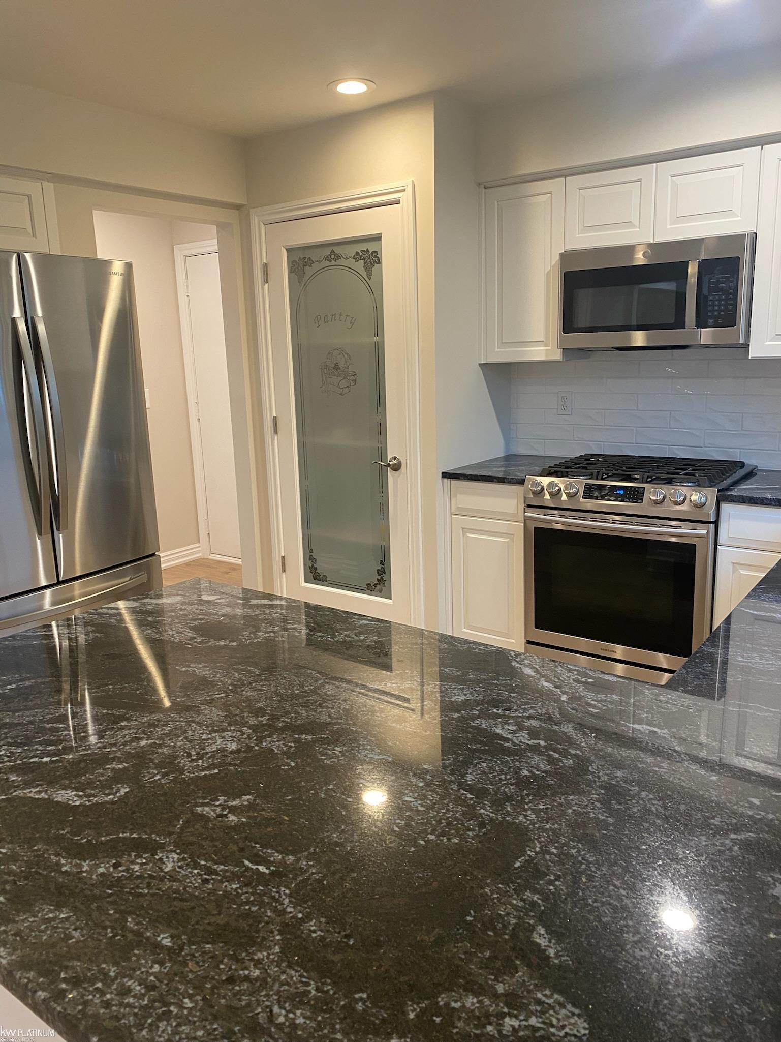 2742 Powderhorn Ridge Road Rochester Hills, MI 48309 - Photo 12 of 34