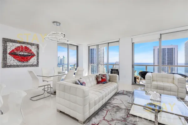 $7,000 | 2600 East Hallandale Beach Boulevard, Unit T2902, Hallandale Beach, FL 33009