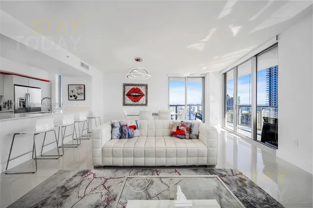 $7,000 | 2600 East Hallandale Beach Boulevard, Unit T2902, Hallandale Beach, FL 33009