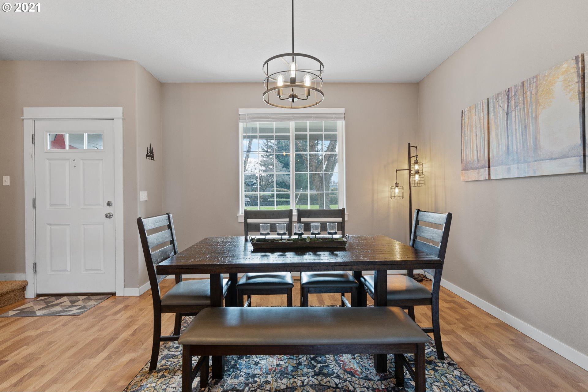 310 West Division Street Ridgefield, WA 98642 - Photo 5 of 32 Dining Room