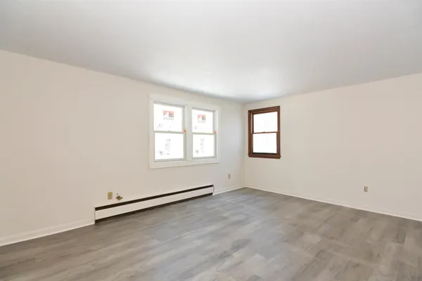 $2,700 | 3 Holly Lane, Londonderry, NH 03053