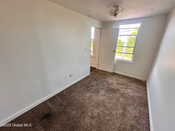 $1,100 | 200 Mohawk Street, Unit 2, Cohoes, NY 12047