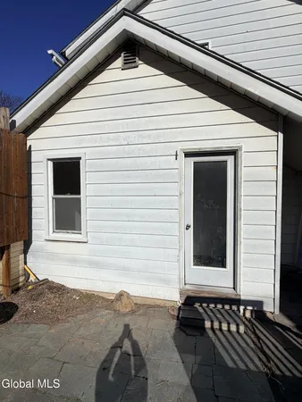 $1,100 | 200 Mohawk Street, Unit 2, Cohoes, NY 12047