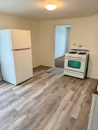 $1,225 | 200 Mohawk Street, Unit 2, Cohoes, NY 12047