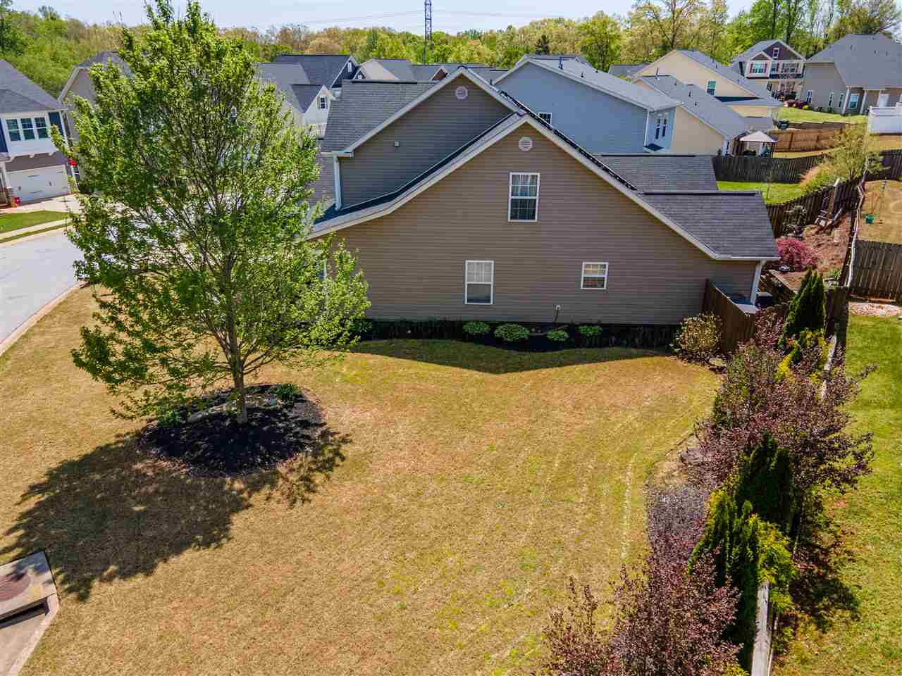 251 Rivers Edge Circle Simpsonville, SC 29680 - Photo 3 of 34