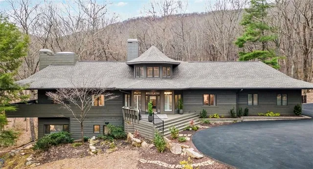 $1,395,000 | 220 Wake Robin Drive, Big Canoe, GA 30143