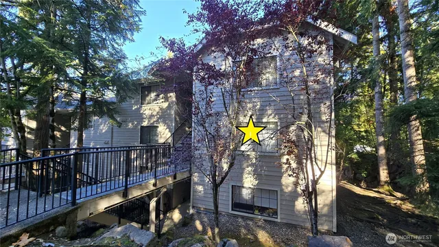 $2,100 | 12515 Northeast 116th Street, Unit B23, Kirkland, WA 98034