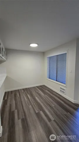 $2,100 | 12515 Northeast 116th Street, Unit B23, Kirkland, WA 98034