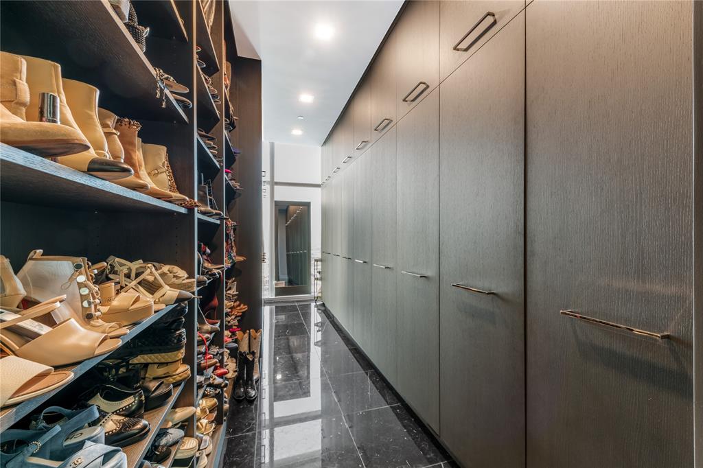 1918 Olive Street, Unit 3403 Dallas, TX 75201 - Photo 24 of 39 a view of walk in closet