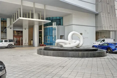 $1,385,000 | 200 Biscayne Blvd Way, Unit 505, Miami, FL 33131