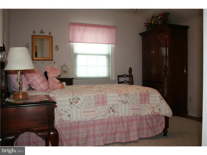 144 Warrior Road Drexel Hill, PA 19026 - Photo 15 of 20 Bedroom 3