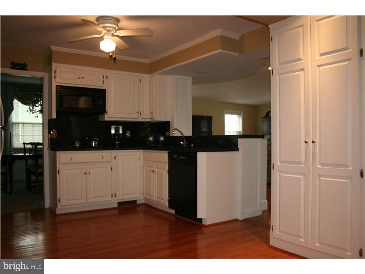 144 Warrior Road Drexel Hill, PA 19026 - Photo 5 of 20 Kitchen