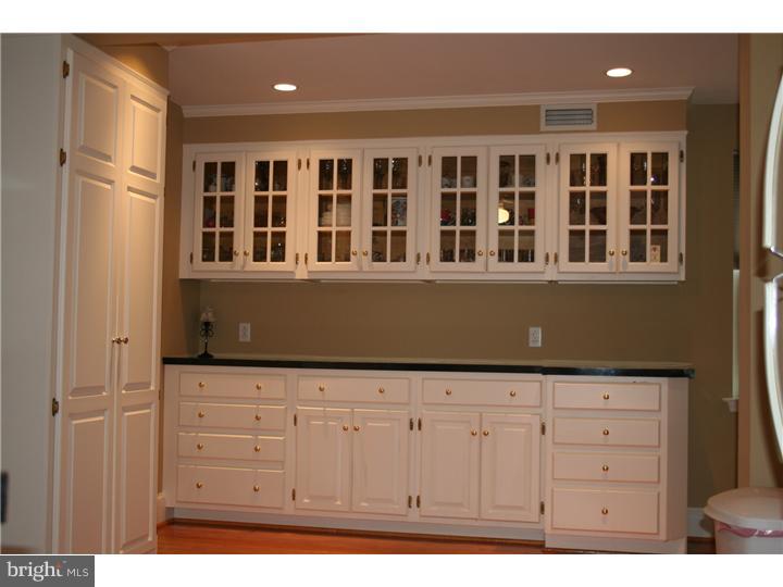 144 Warrior Road Drexel Hill, PA 19026 - Photo 6 of 20 Kitchen