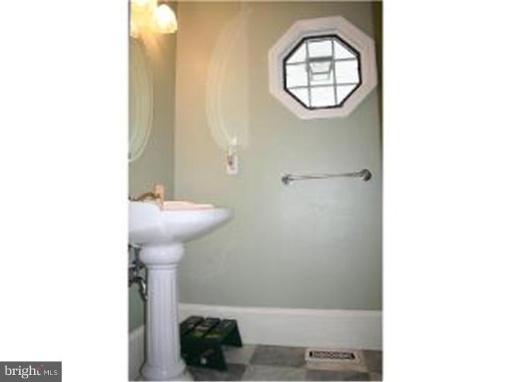 144 Warrior Road Drexel Hill, PA 19026 - Photo 7 of 20 Bathroom