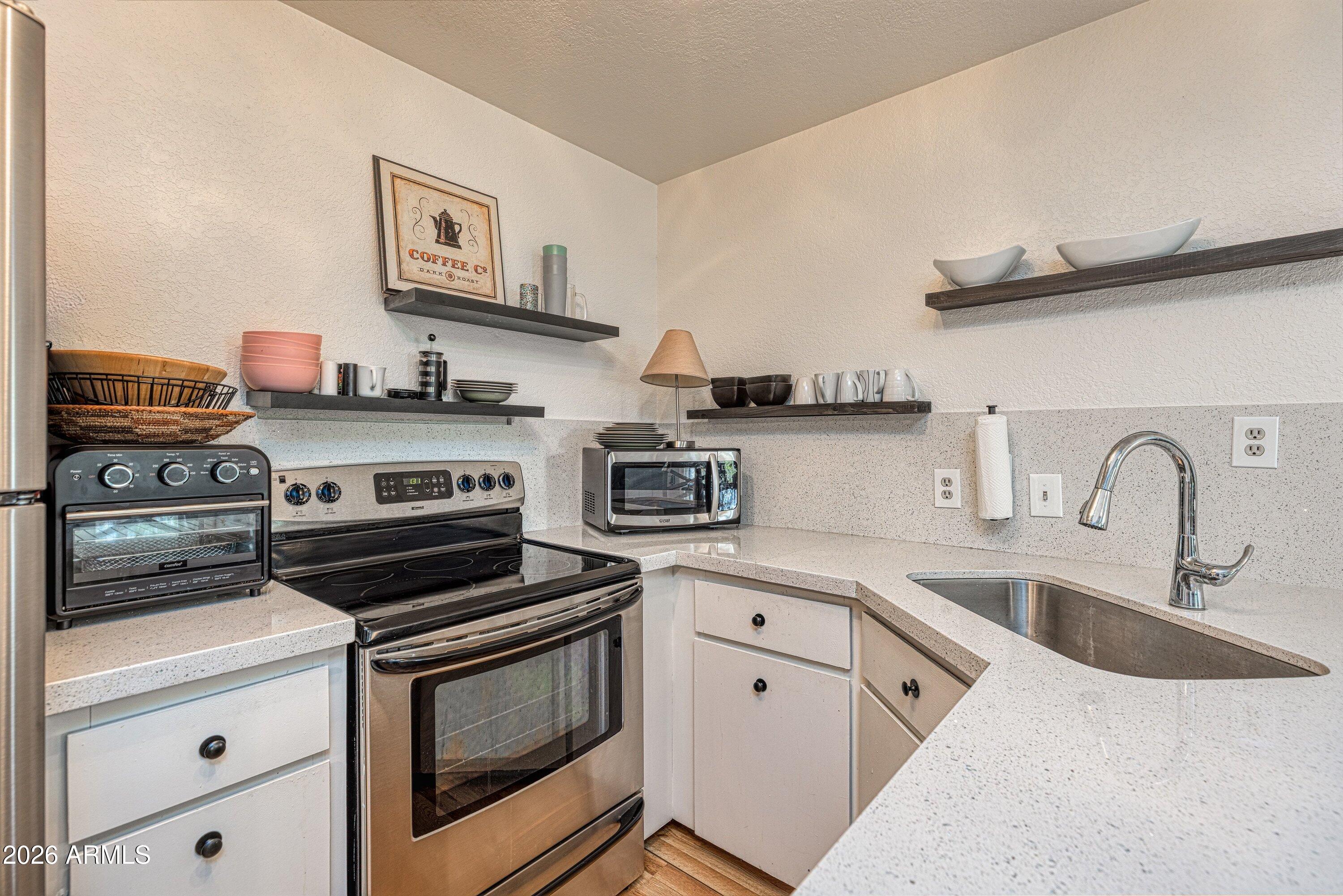 2700 South White Mountain Road, Unit 302 Show Low, AZ 85901 - Photo 8 of 22 2700 S White Mountain Road #302