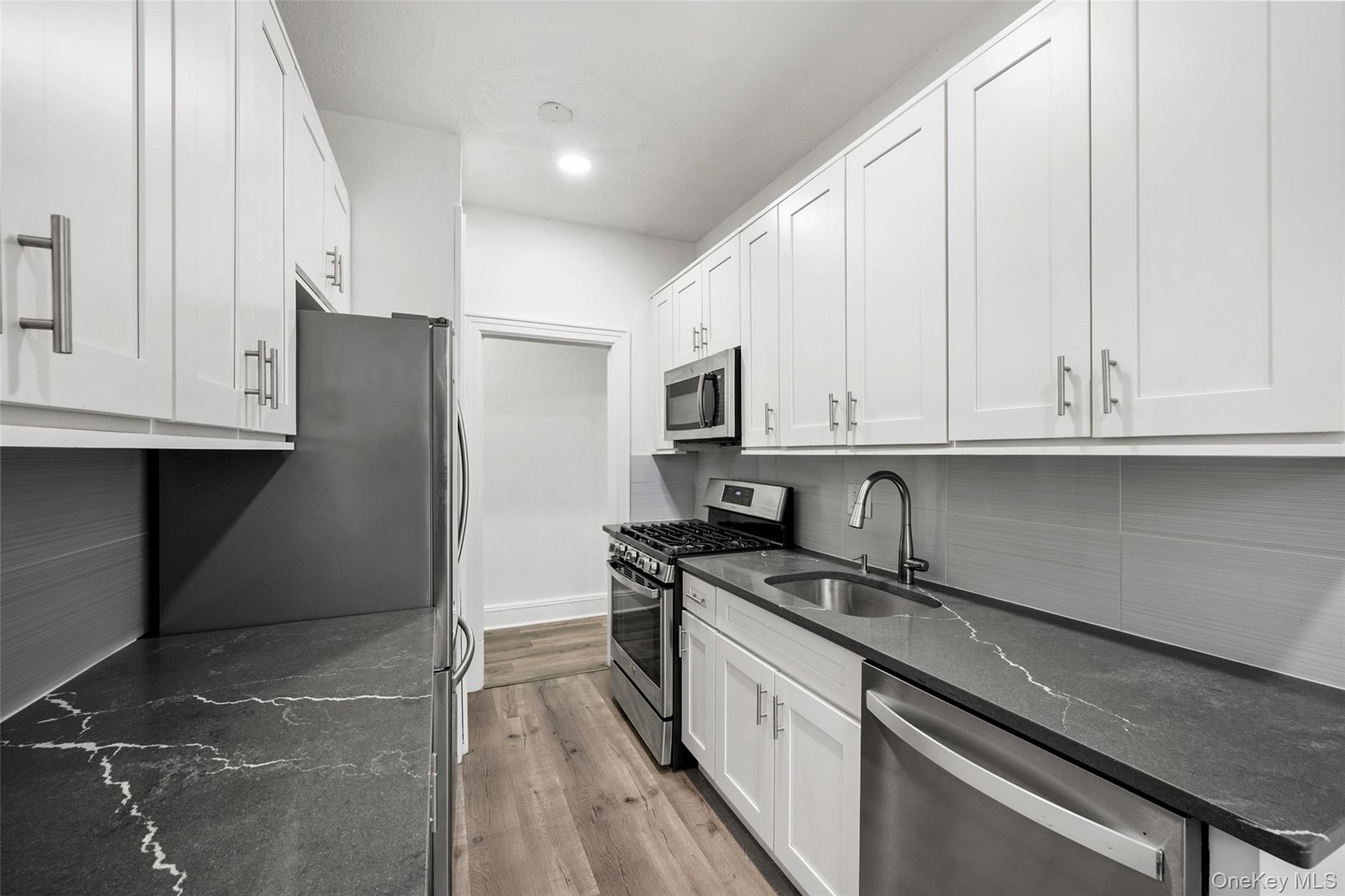 663 Locust Street, Unit 5D Mount Vernon, NY 10552 - Photo 9 of 21