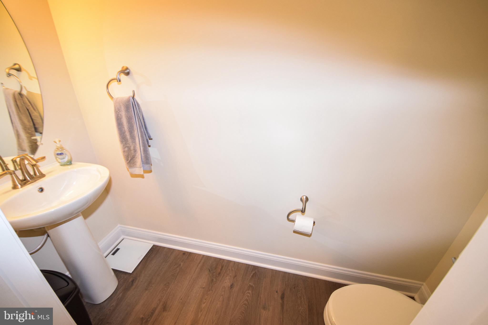 1333 Spindrift Road Aberdeen, MD 21001 - Photo 4 of 37 1st floor half bath