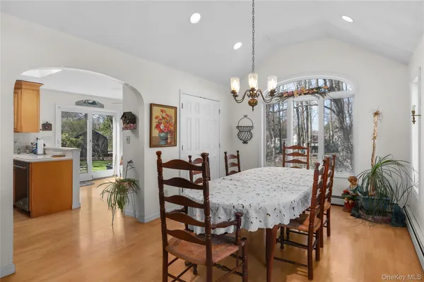 $760,000 | 2378 Pine Grove Court, Yorktown Heights, NY 10598