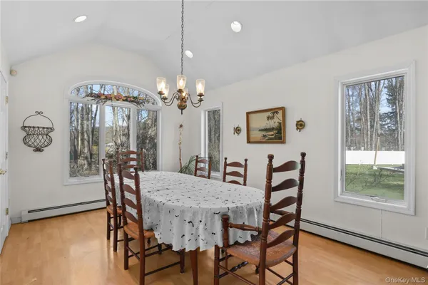 $760,000 | 2378 Pine Grove Court, Yorktown Heights, NY 10598