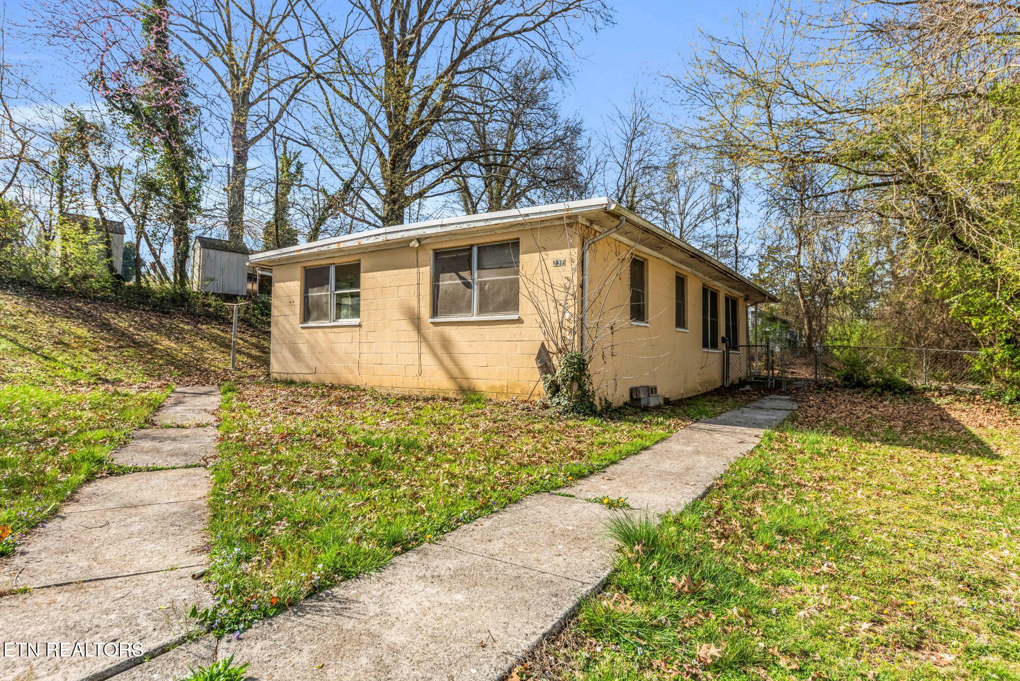 237 South Purdue Avenue Oak Ridge, TN 37830 - Photo 3 of 6 PUR_4047