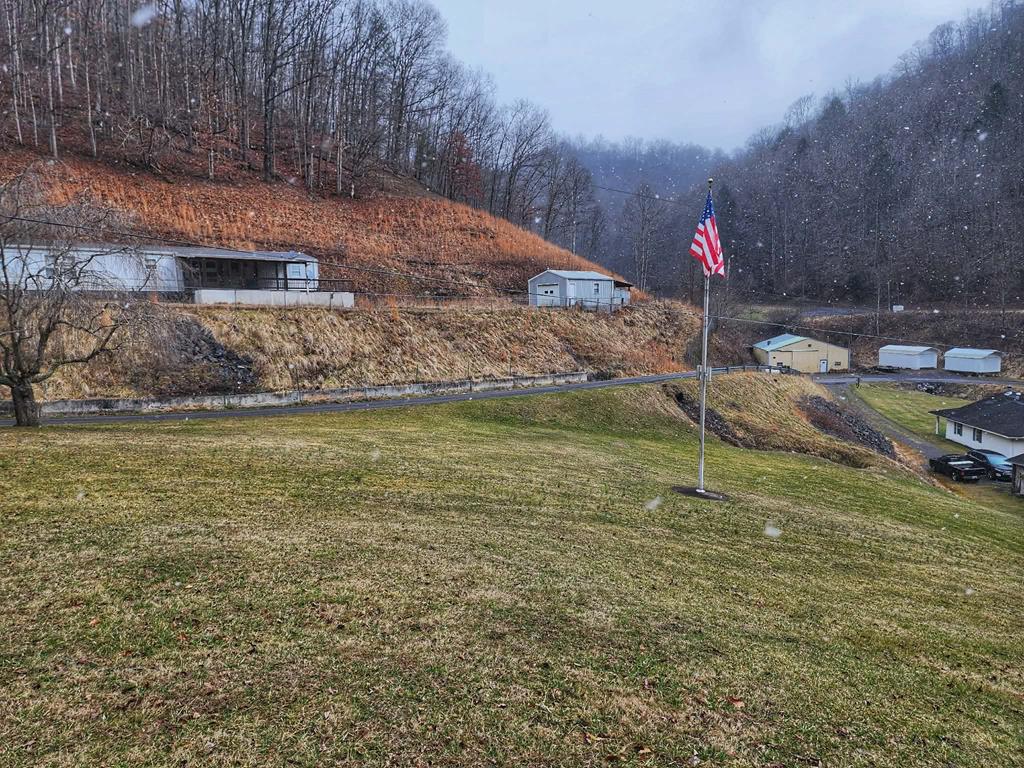 1187 Gilbert Road Vansant, VA 24656 - Photo 27 of 40 Gallery Image 27