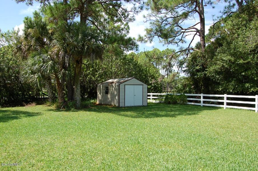 4541 Mustang Road Melbourne, FL 32934 - Photo 2 of 61 backyard (1)
