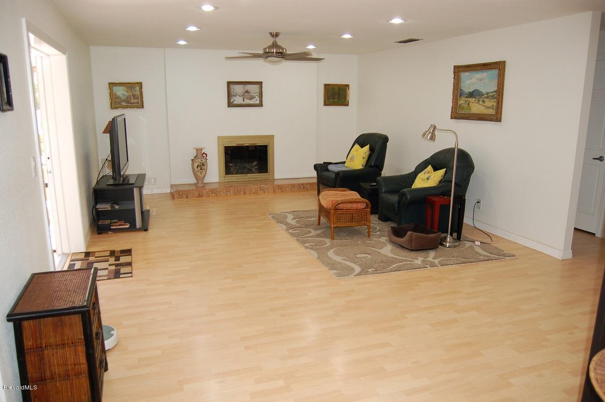 4541 Mustang Road Melbourne, FL 32934 - Photo 12 of 61 Family rm 1