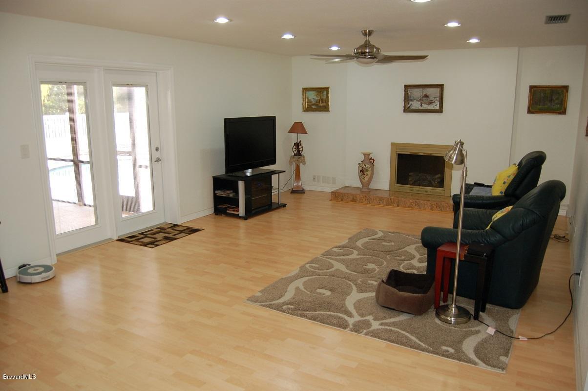 4541 Mustang Road Melbourne, FL 32934 - Photo 14 of 61 Family rm 3