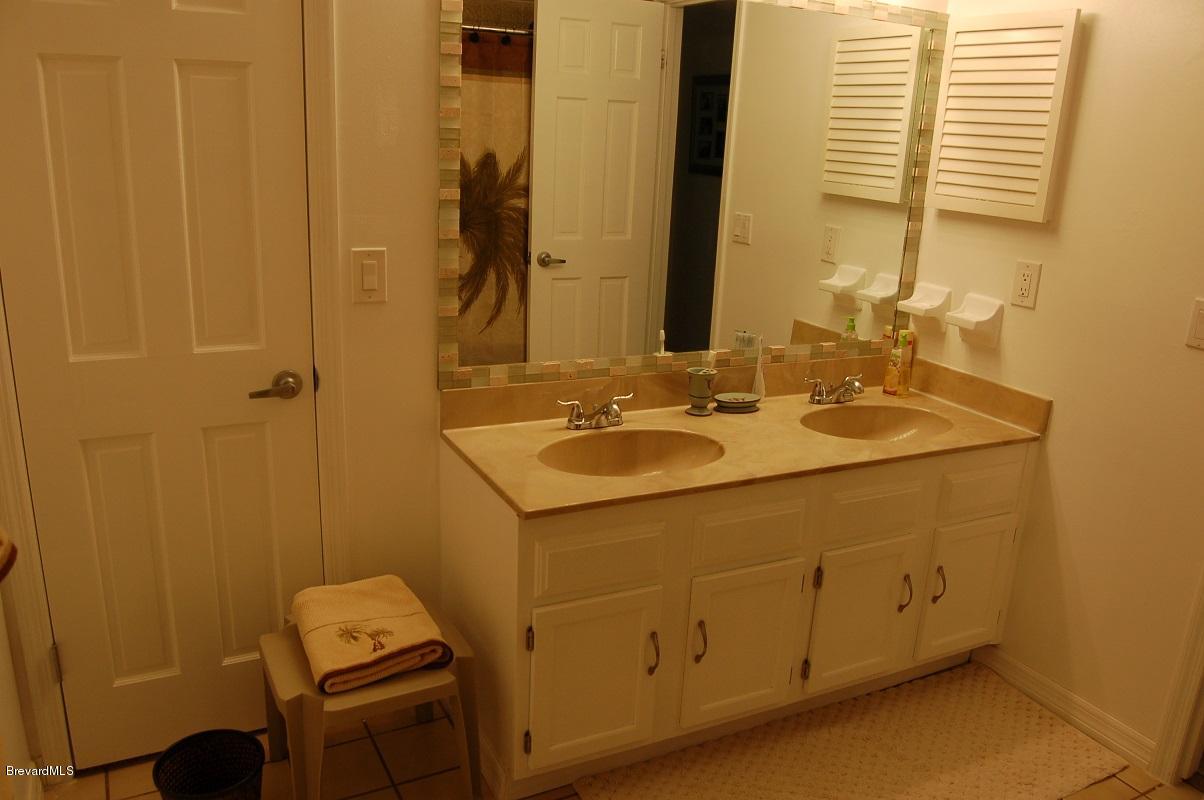 4541 Mustang Road Melbourne, FL 32934 - Photo 23 of 61 Guest Bath 2