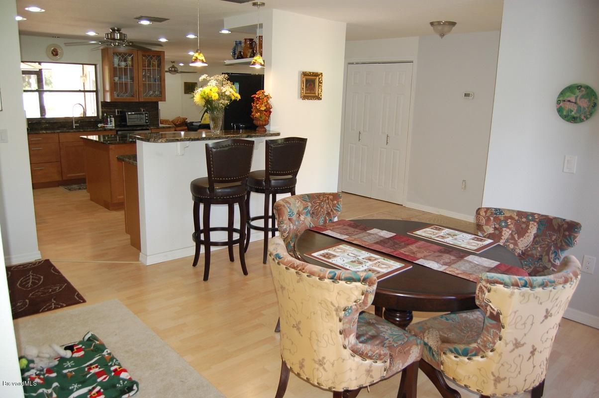 4541 Mustang Road Melbourne, FL 32934 - Photo 8 of 61 Dining looking to kit