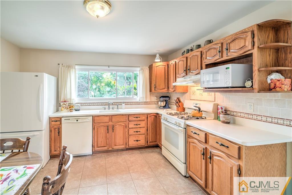 10 Calvin Road Kendall Park, NJ 08824 - Photo 10 of 22 Gallery Image 10