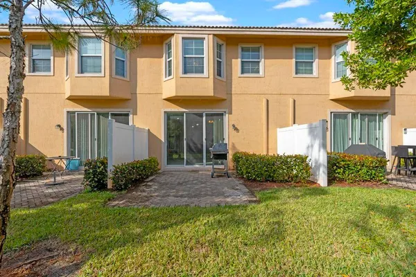 $2,650 | 5982 Monterra Club Drive, Lake Worth, FL 33463