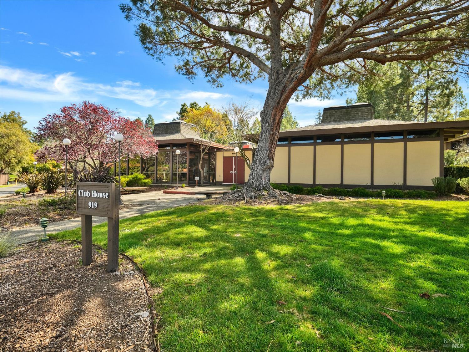 60 Surrey Lane San Rafael, CA 94903 - Photo 23 of 24