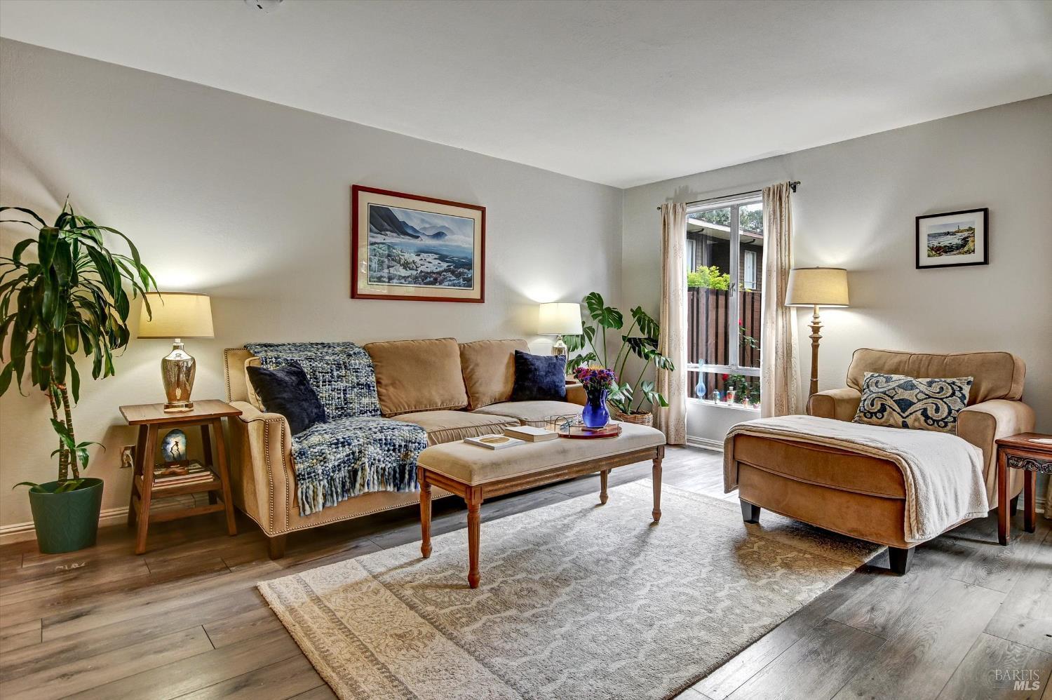 60 Surrey Lane San Rafael, CA 94903 - Photo 4 of 24