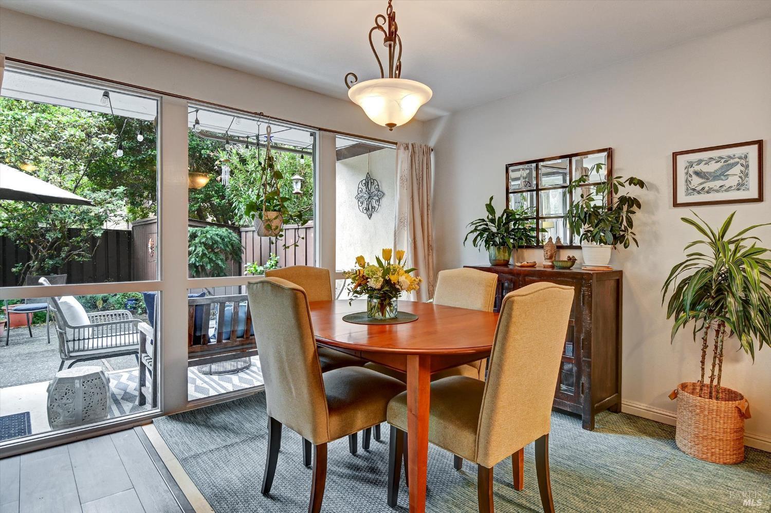 60 Surrey Lane San Rafael, CA 94903 - Photo 6 of 24