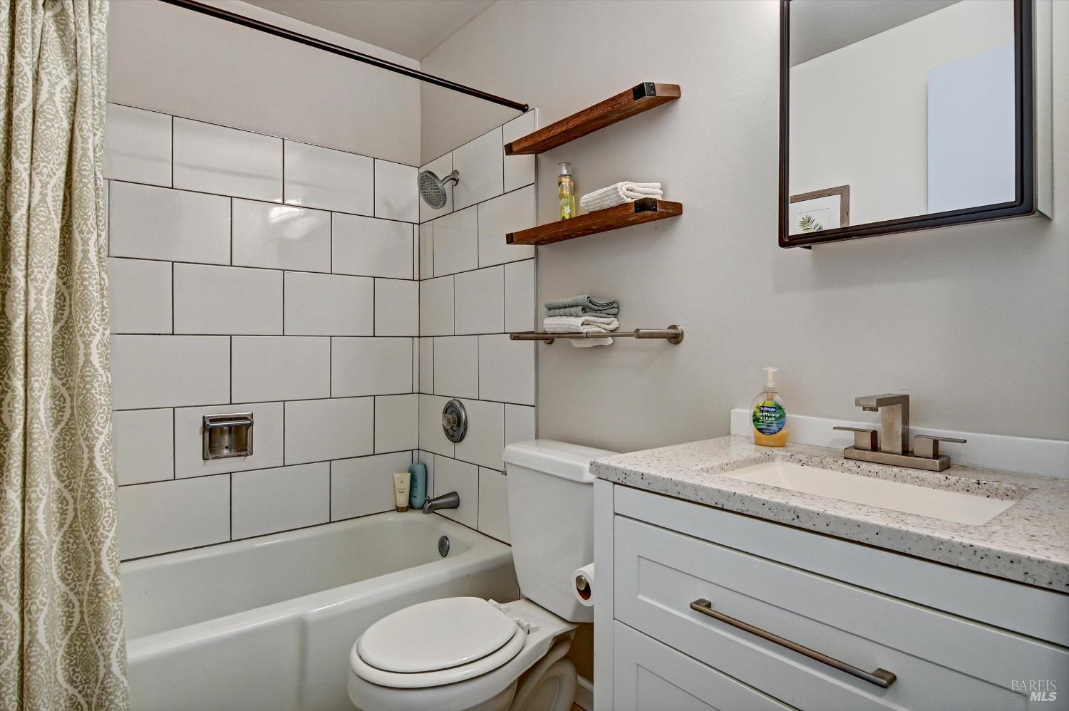 60 Surrey Lane San Rafael, CA 94903 - Photo 10 of 24