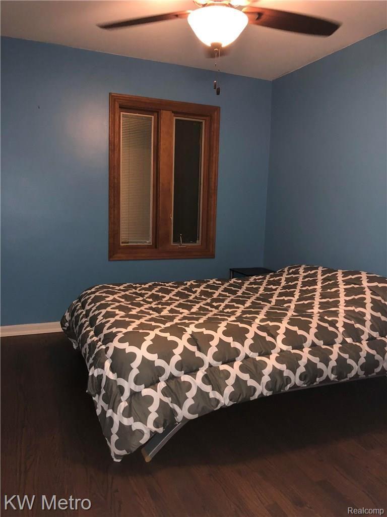 1108 Hampton Road Grosse Pointe, MI 48236 - Photo 9 of 17 front bedroom.jpg