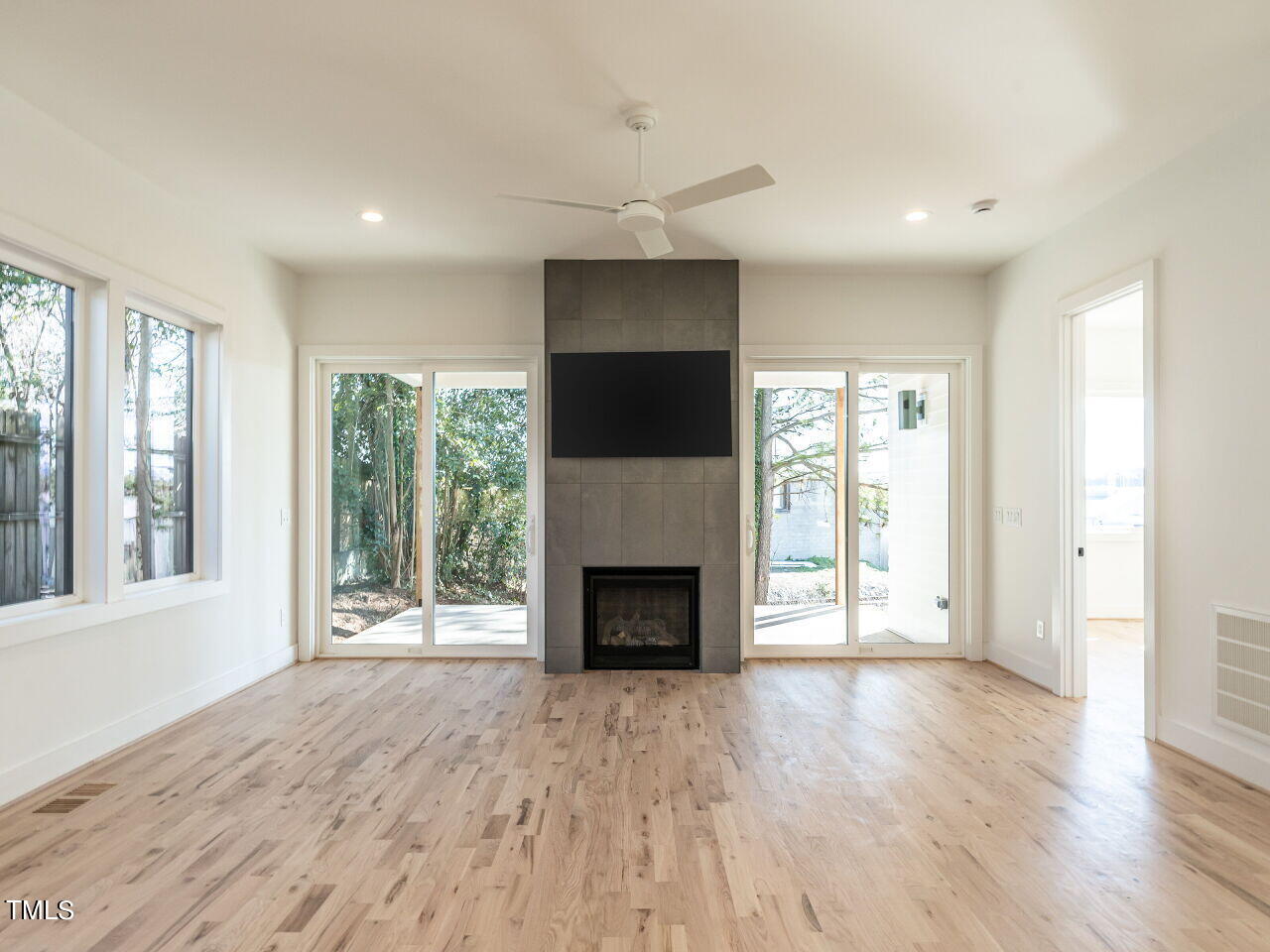 1524 Carson Street Raleigh, NC 27608 - Photo 20 of 52 FAMILY ROOM
