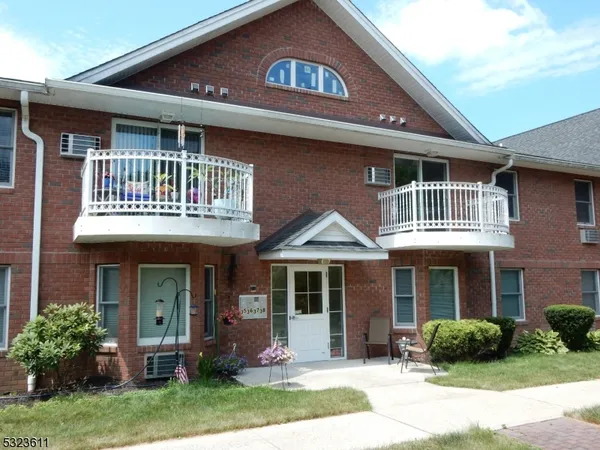 $2,200 | 28 Jane Drive, Unit 28, Hackettstown, NJ 07840