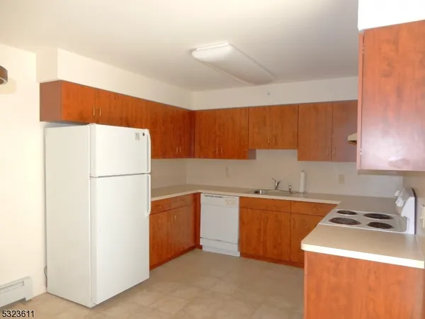 $2,200 | 28 Jane Drive, Unit 28, Hackettstown, NJ 07840