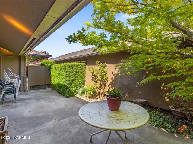 $450,000 | 101 North 48th Avenue, Unit 24B, Yakima, WA 98908