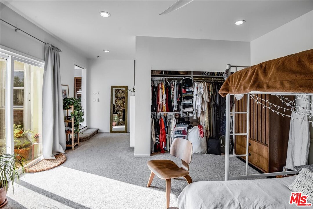 4256 Alla Road Los Angeles, CA 90066 - Photo 14 of 28 Gallery Image 14
