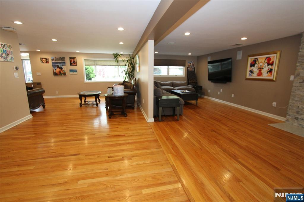 7 Stuart Street Waldwick, NJ 07463 - Photo 7 of 49