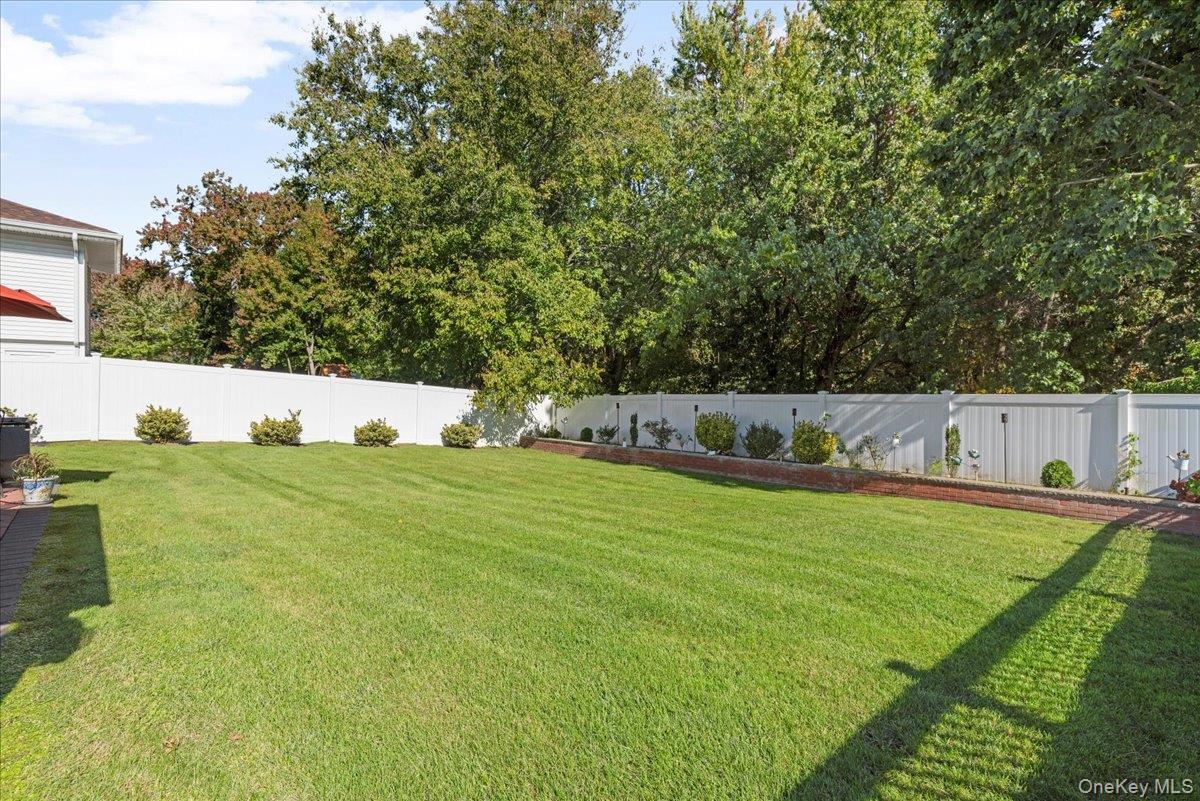 269 Hungry Harbor Road Valley Stream, NY 11581 - Photo 25 of 34 a view of an outdoor space and a yard