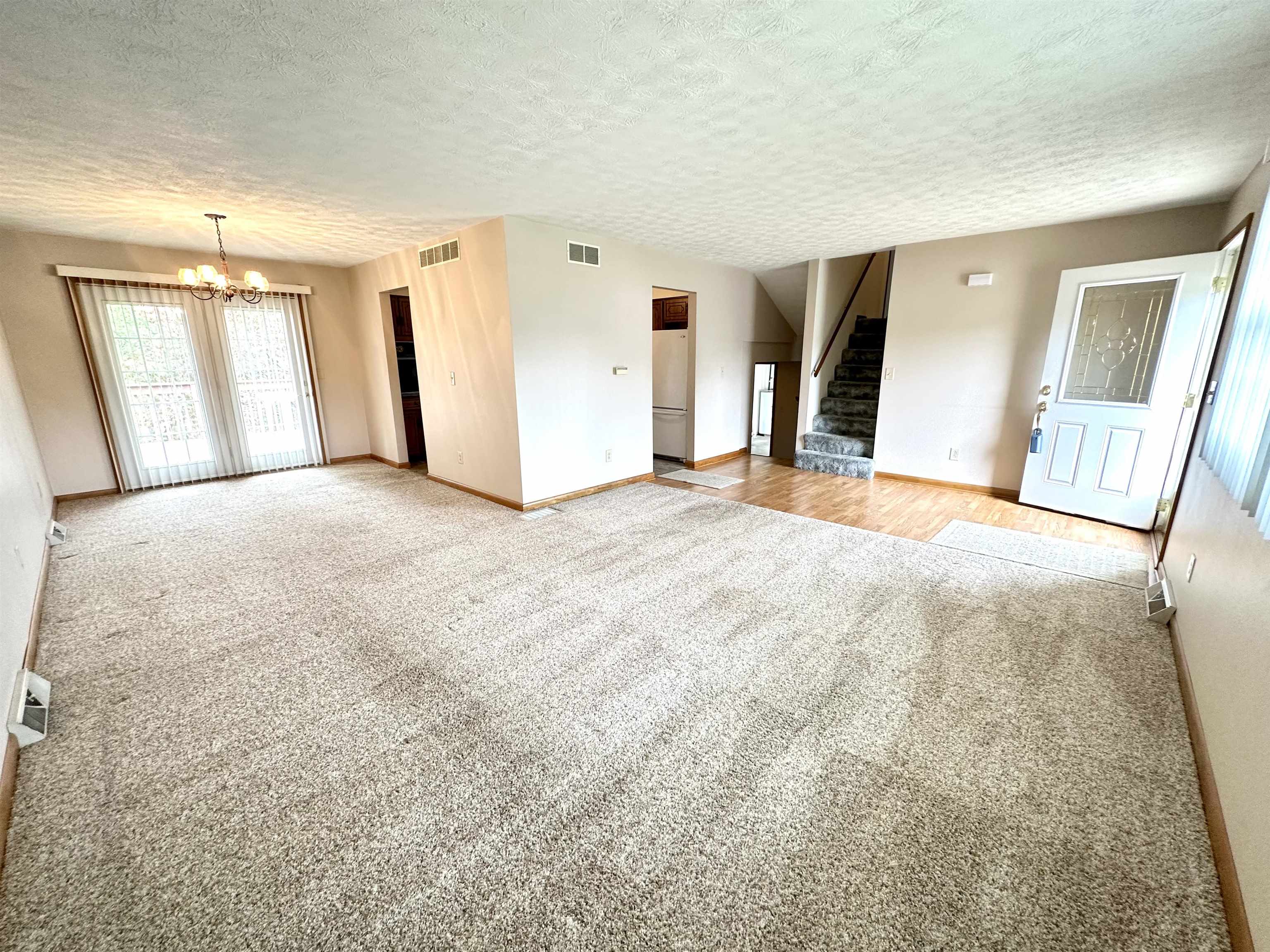 2235 East Thompson Road Ashland, KY 41102 - Photo 3 of 24