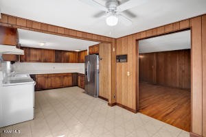 708 Bull Run Road Clinton, TN 37716 - Photo 7 of 23 Gallery Image 7