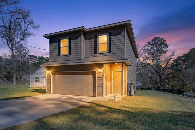 $250,000 | 15678 Holly Drive, Montgomery, TX 77356