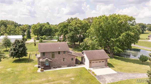 $340,000 | 7721 Walsh Road, Godfrey, IL 62035