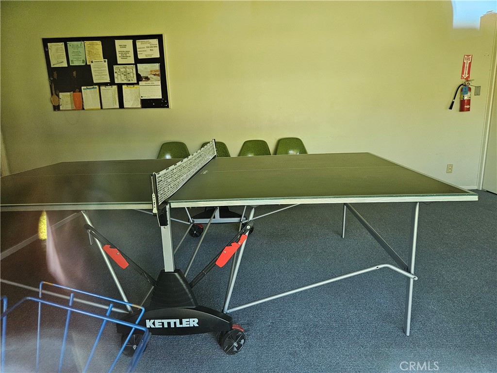 22713 Maple Avenue, Unit B Torrance, CA 90505 - Photo 6 of 7 a room with gym equipment