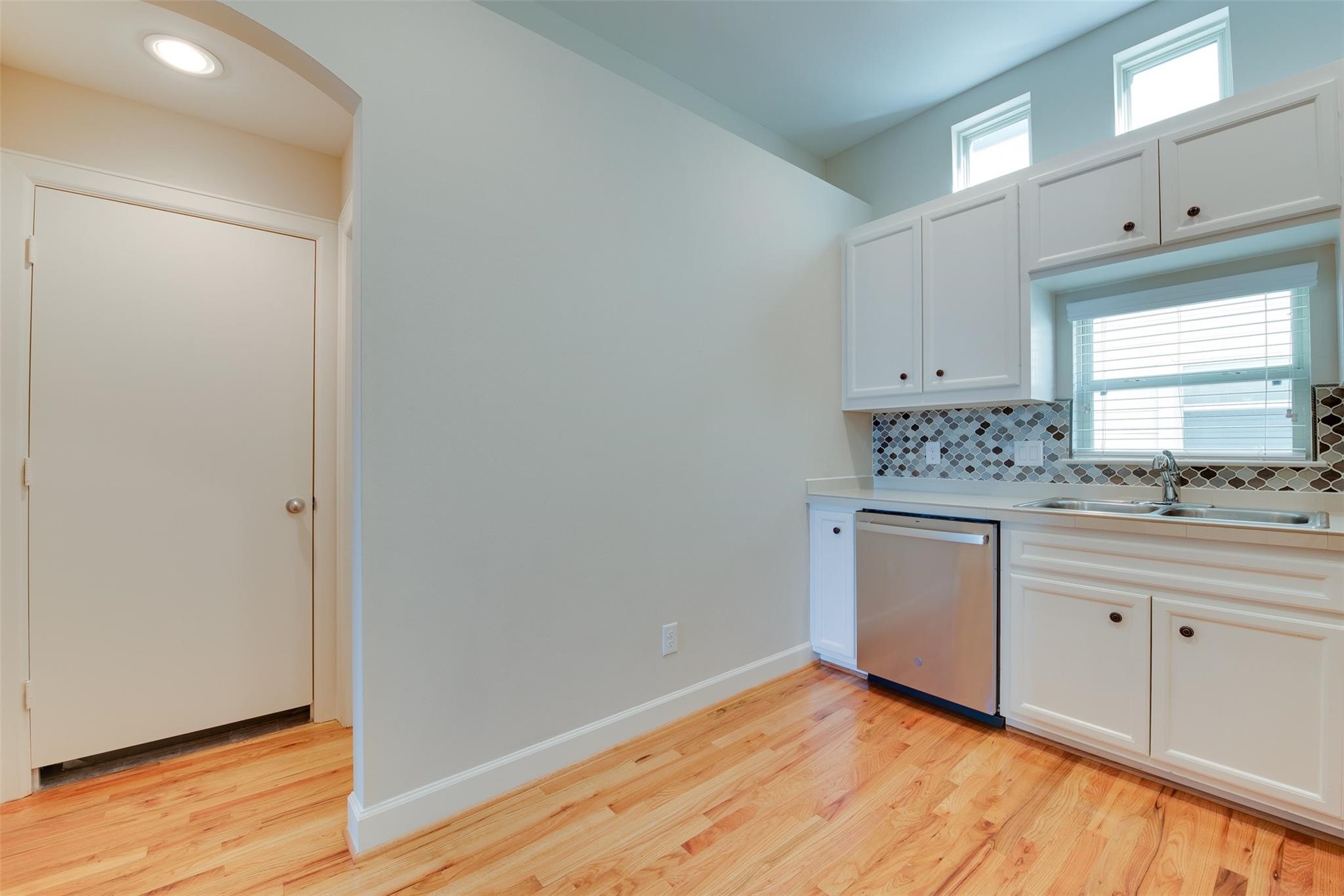 5941 South Loop E Freeway, Unit 1104 Houston, TX 77033 - Photo 17 of 30